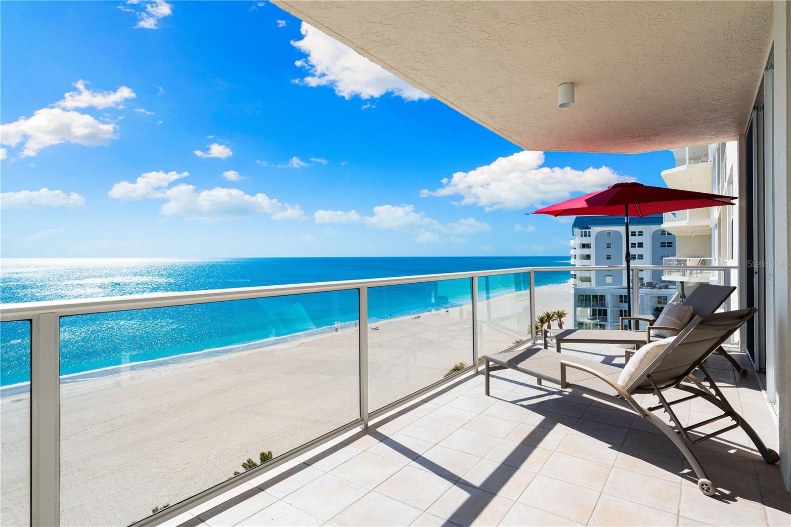 L ELEGANCE ON LIDO BEACH - Residential