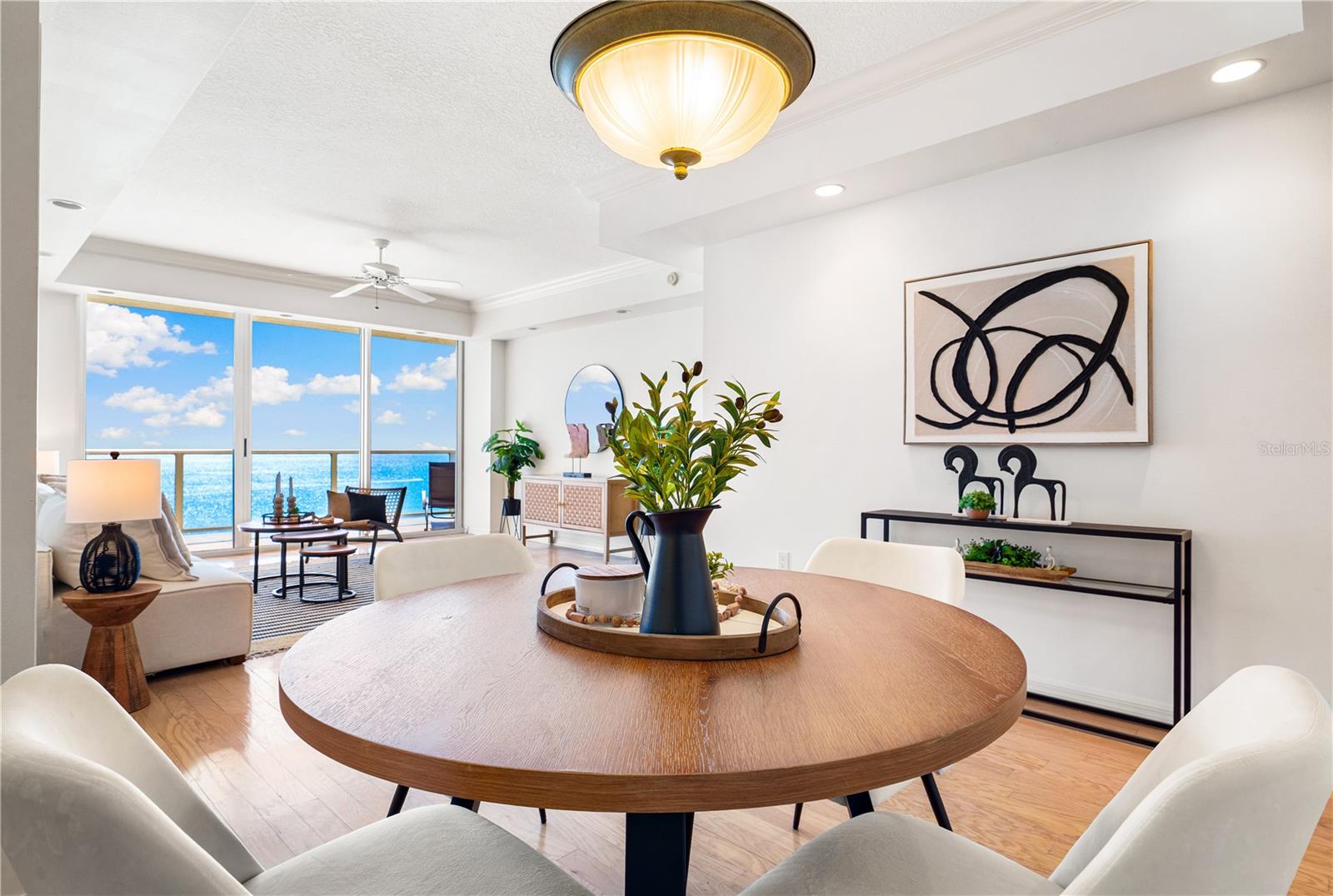 L ELEGANCE ON LIDO BEACH - Residential