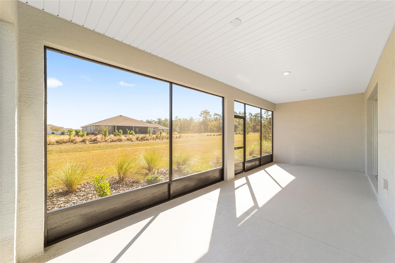 ON TOP OF THE WORLD - Residential