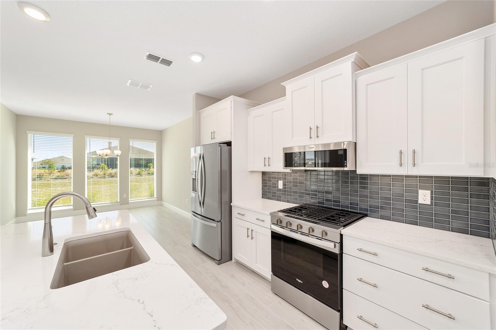 ON TOP OF THE WORLD - Residential