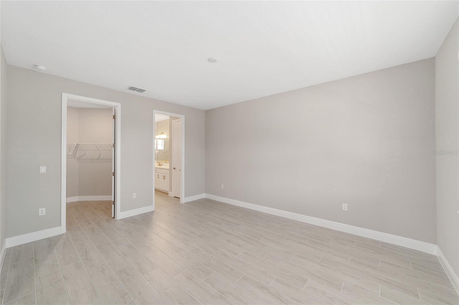 ON TOP OF THE WORLD - Residential