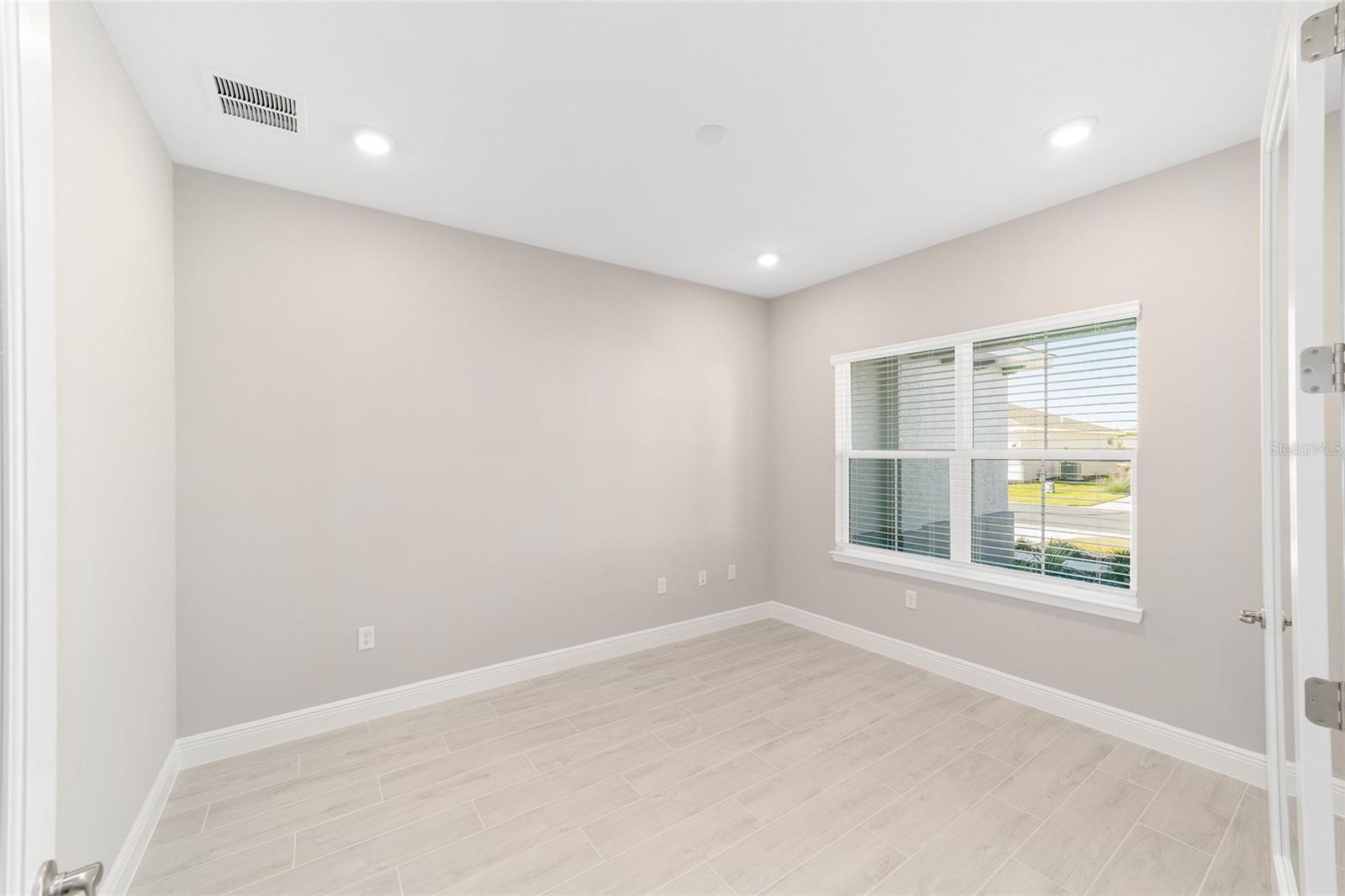 ON TOP OF THE WORLD - Residential