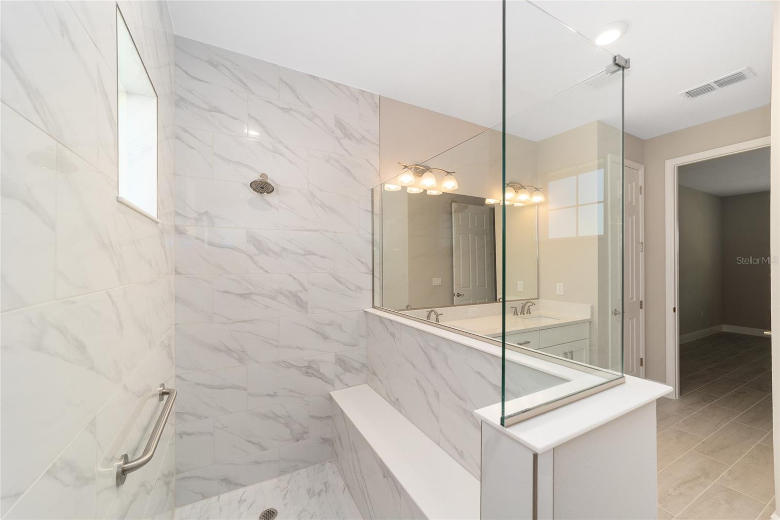 ON TOP OF THE WORLD - Residential