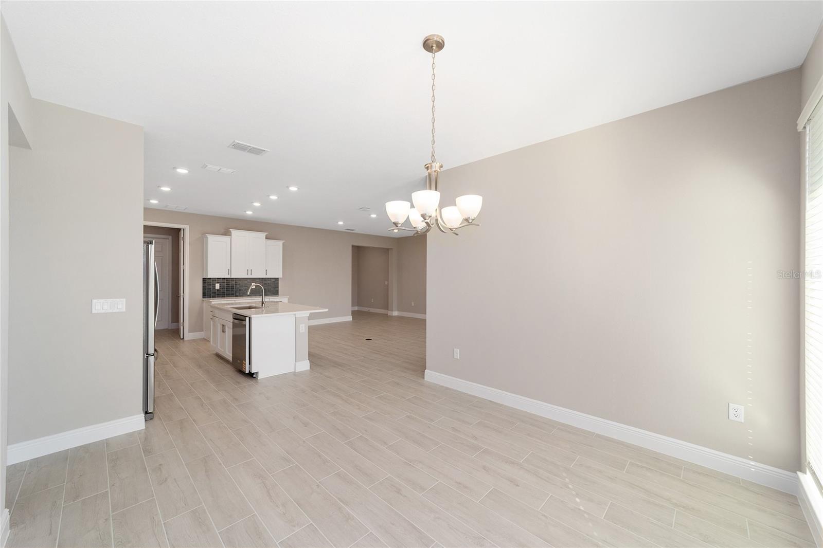 ON TOP OF THE WORLD - Residential