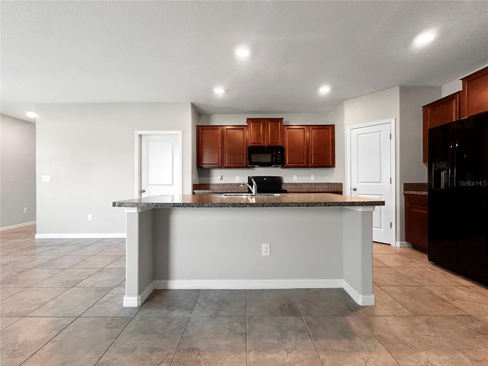 VISTA PALMS - Residential Lease