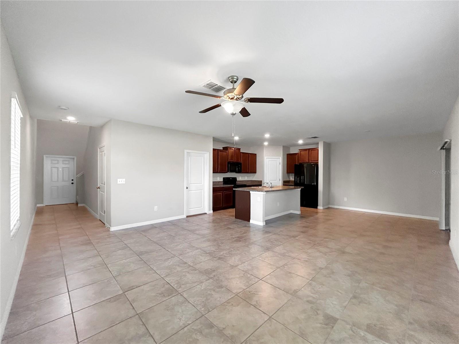 VISTA PALMS - Residential Lease