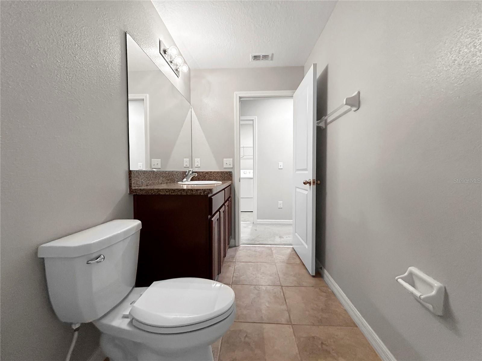 VISTA PALMS - Residential Lease