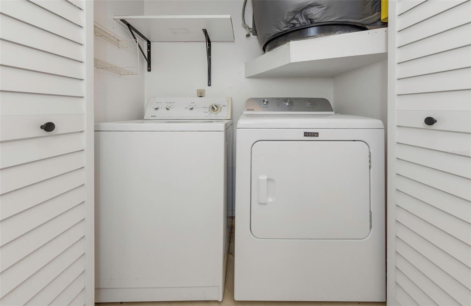 EAST LAKE WOODLANDS WOODS LANDING TWNHMS - Residential