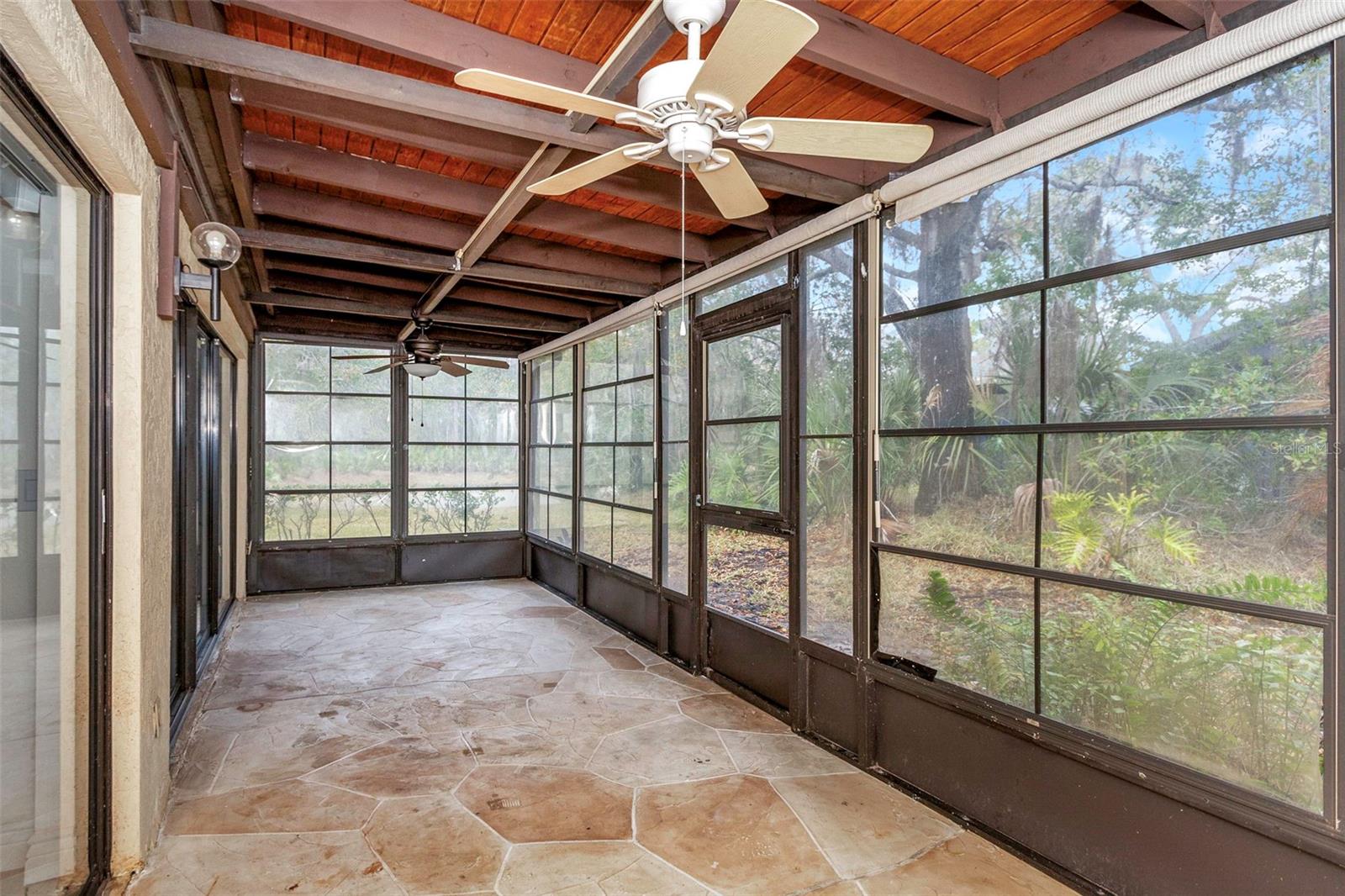 EAST LAKE WOODLANDS WOODS LANDING TWNHMS - Residential