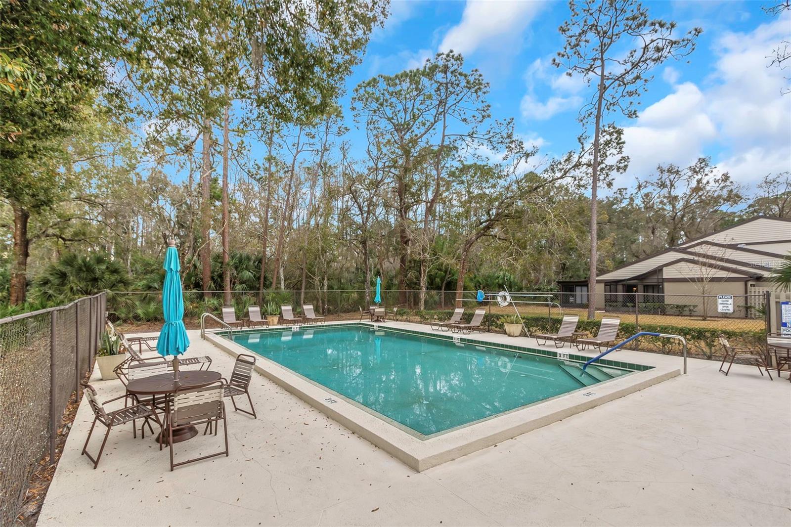 EAST LAKE WOODLANDS WOODS LANDING TWNHMS - Residential