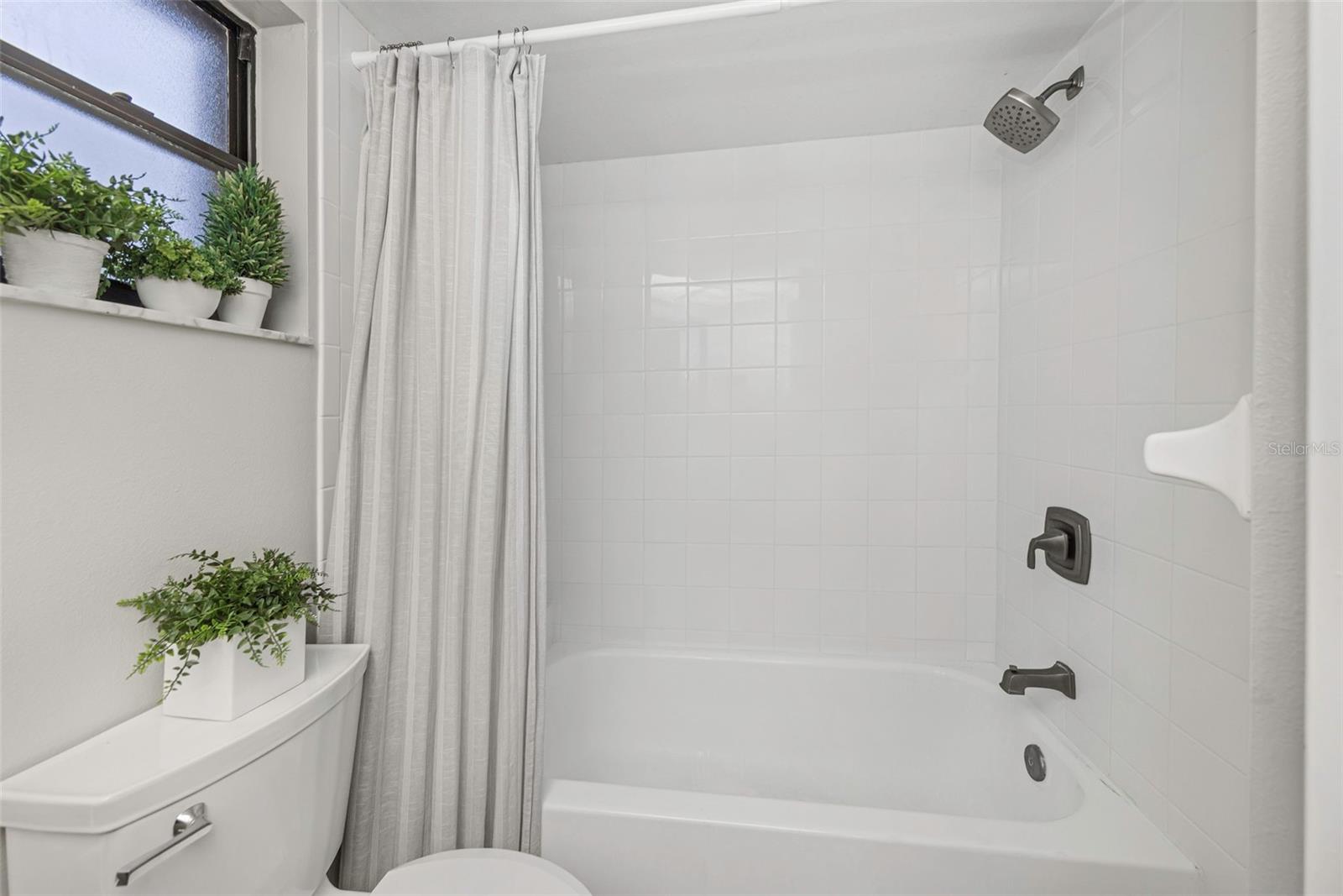 EAST LAKE WOODLANDS WOODS LANDING TWNHMS - Residential