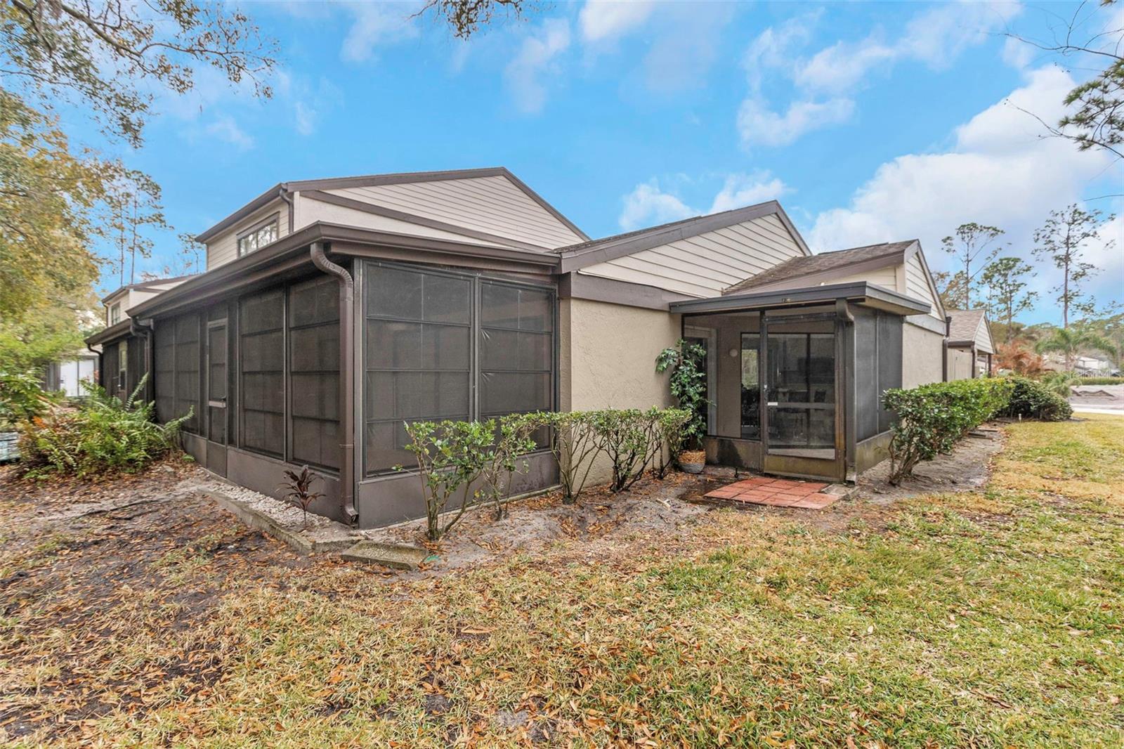 EAST LAKE WOODLANDS WOODS LANDING TWNHMS - Residential