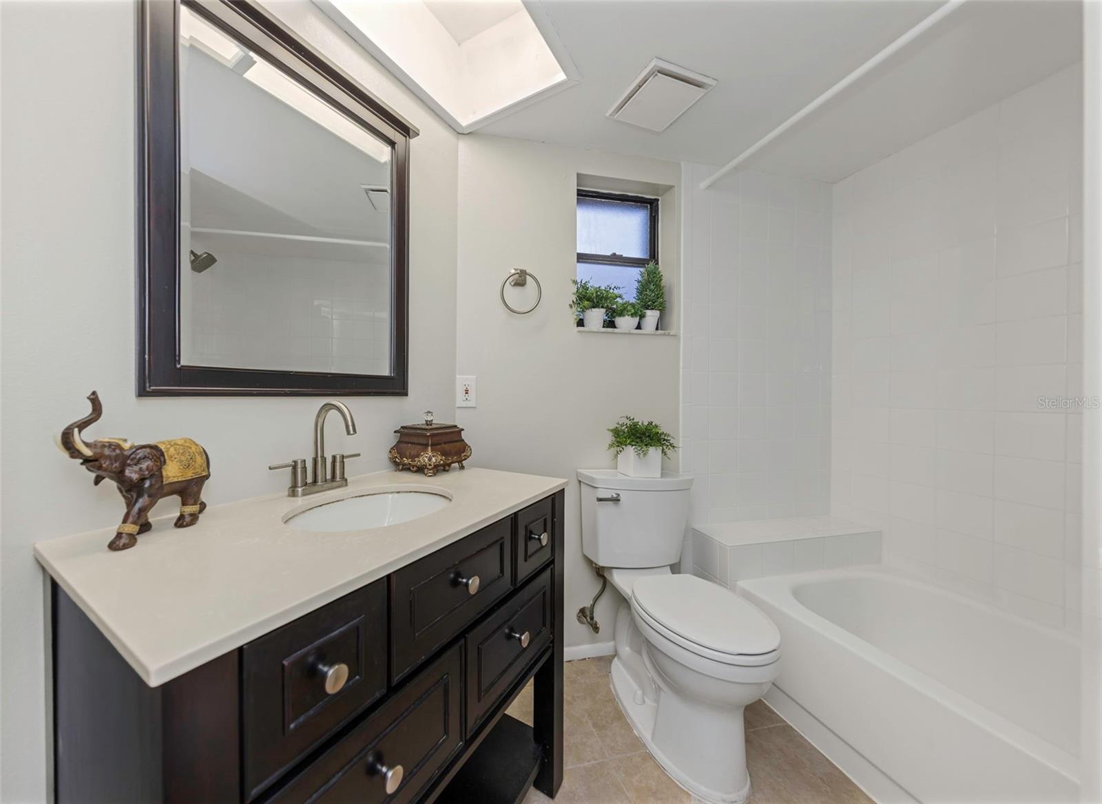 EAST LAKE WOODLANDS WOODS LANDING TWNHMS - Residential