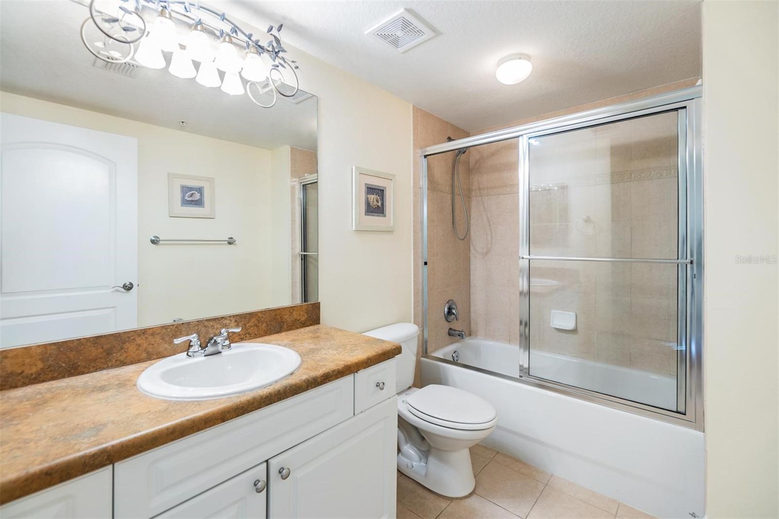 SEAVIEW PLACE - Residential