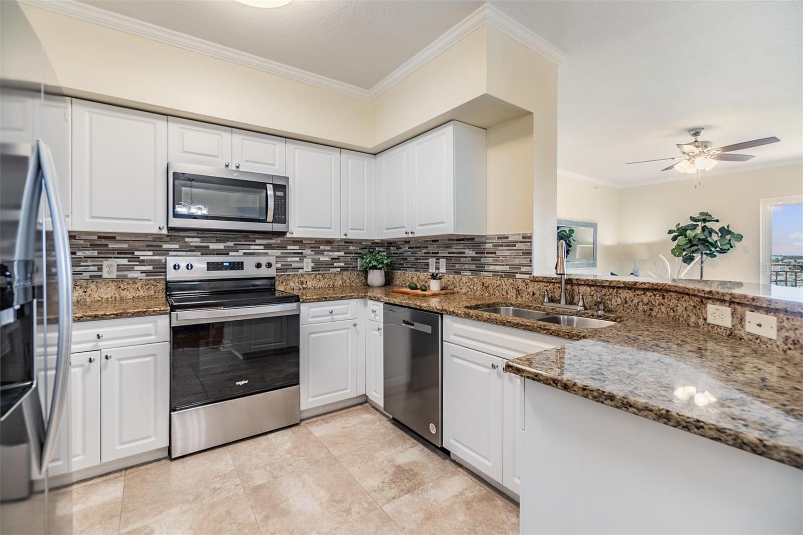 SEAVIEW PLACE - Residential