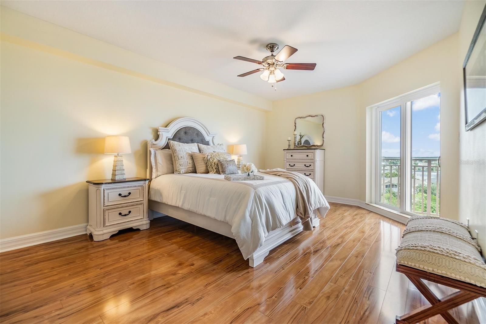 SEAVIEW PLACE - Residential