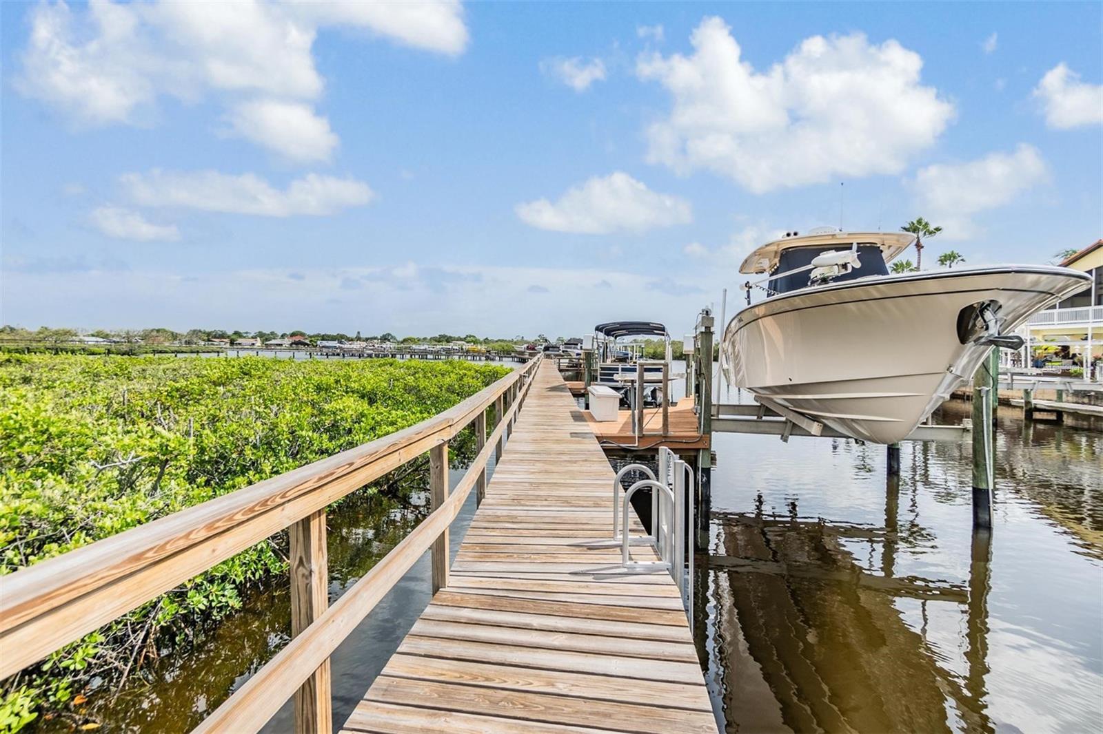 SEAVIEW PLACE - Residential