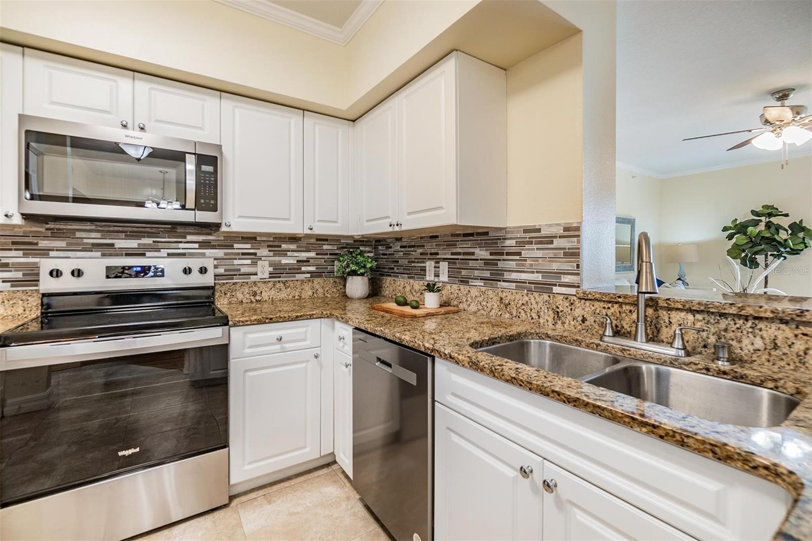 SEAVIEW PLACE - Residential