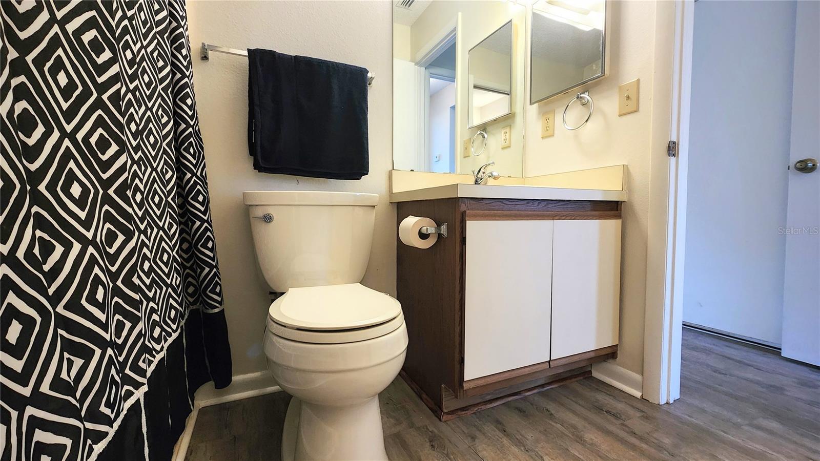 SUNNYBROOK CONDO 07 - Residential