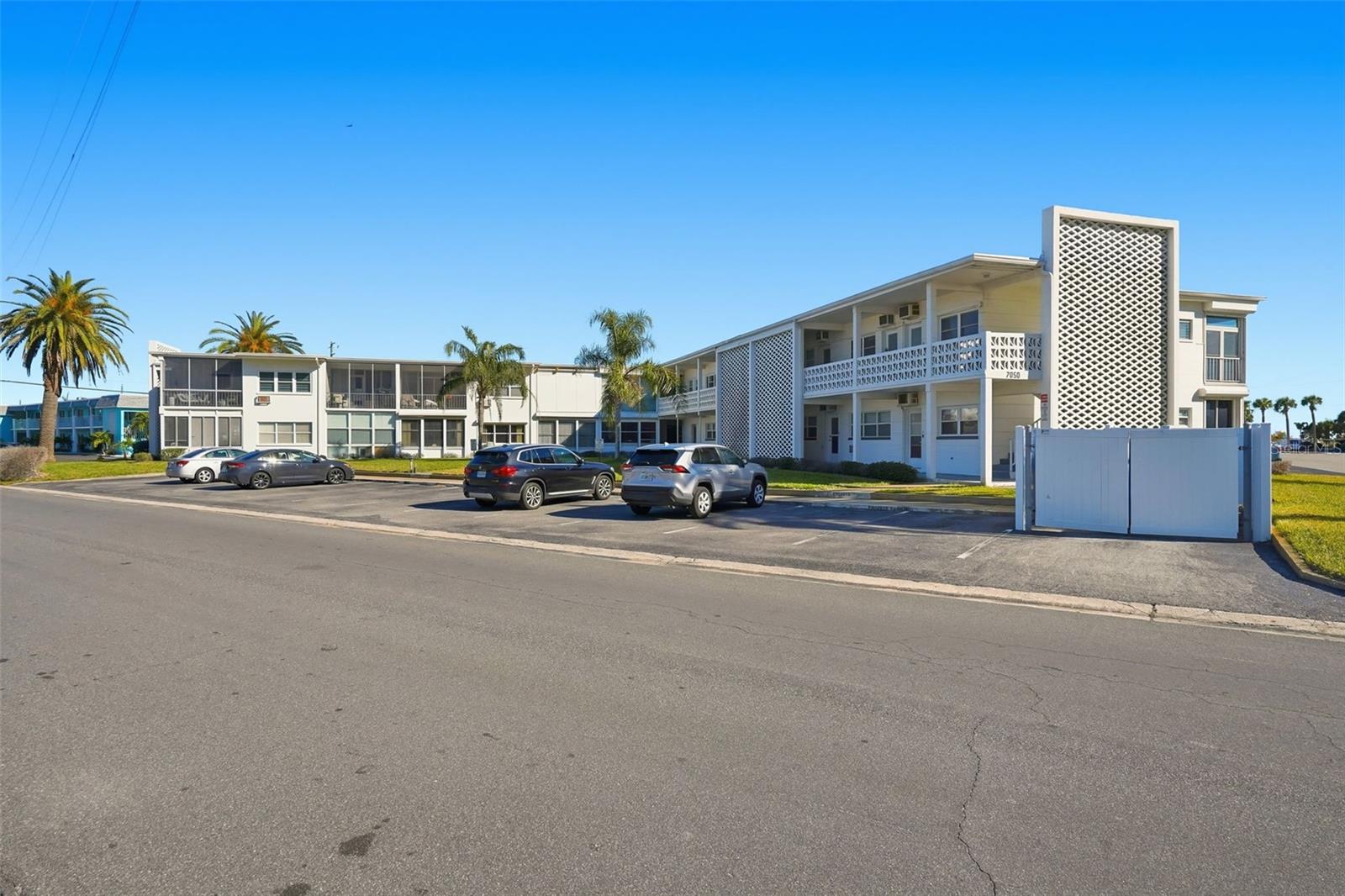 SUNSET PLAZA APTS CONDO - Residential