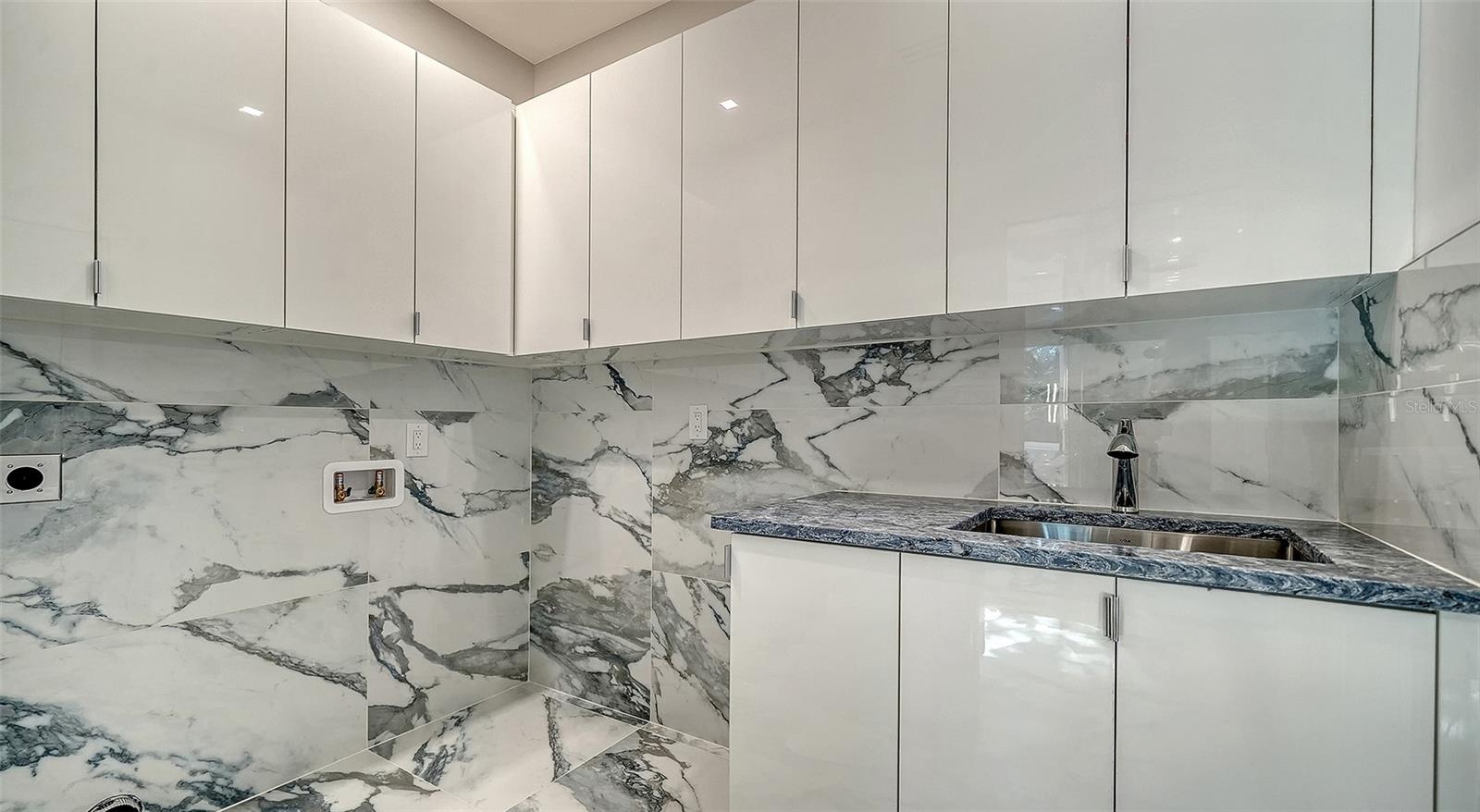 THE OAKS BAYSIDE - Residential