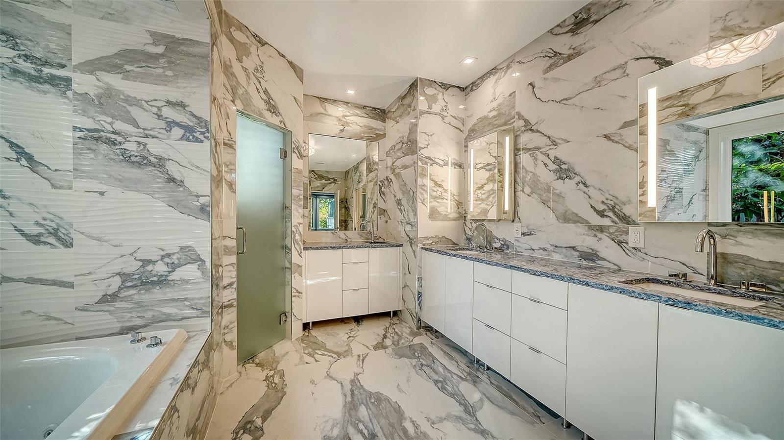 THE OAKS BAYSIDE - Residential