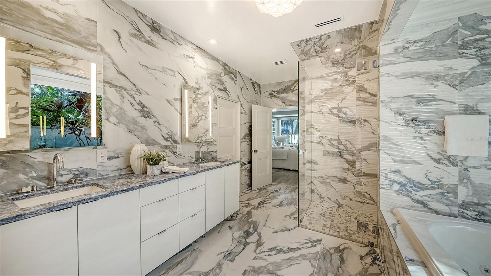 OAKS BAYSIDE - Residential