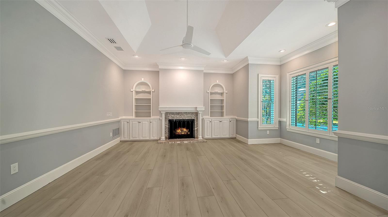 THE OAKS BAYSIDE - Residential