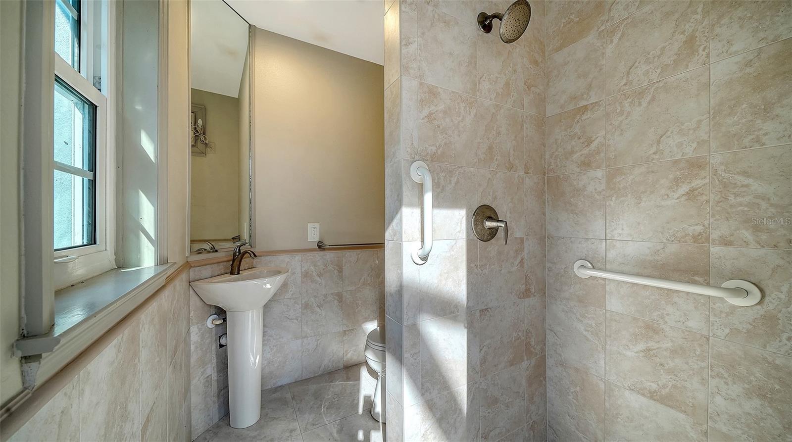 THE OAKS BAYSIDE - Residential