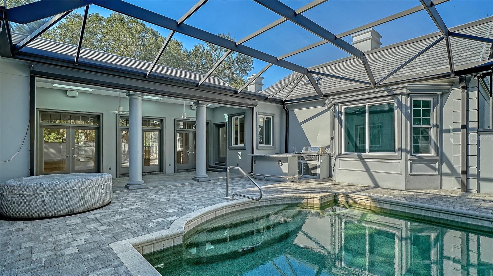 THE OAKS BAYSIDE - Residential