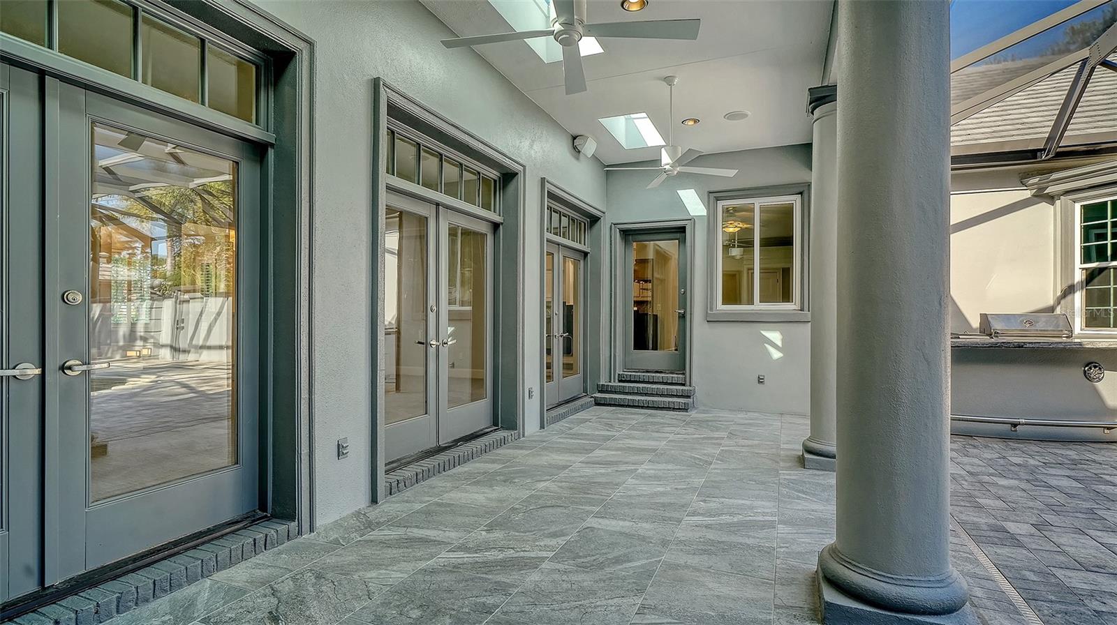 THE OAKS BAYSIDE - Residential