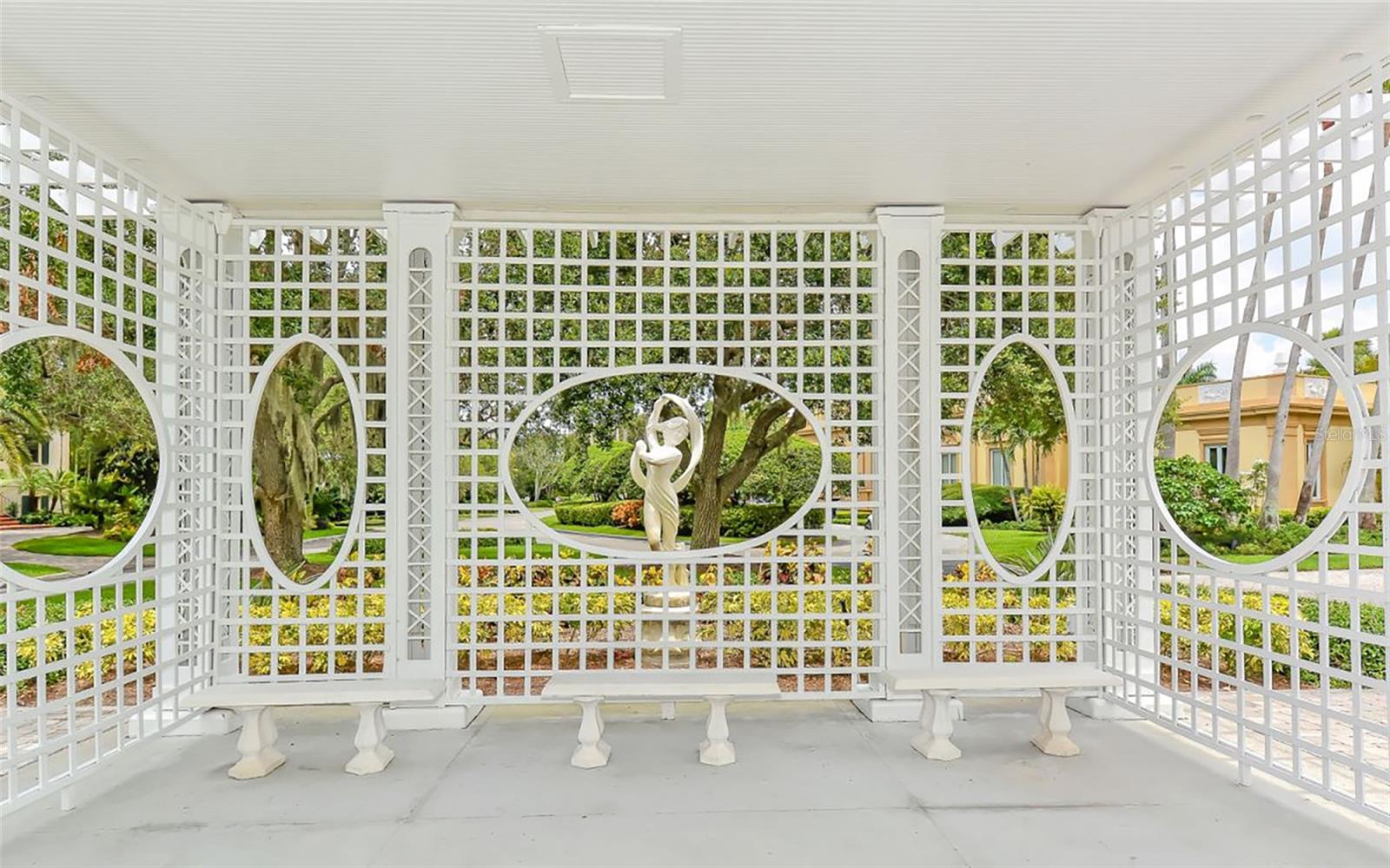 THE OAKS BAYSIDE - Residential