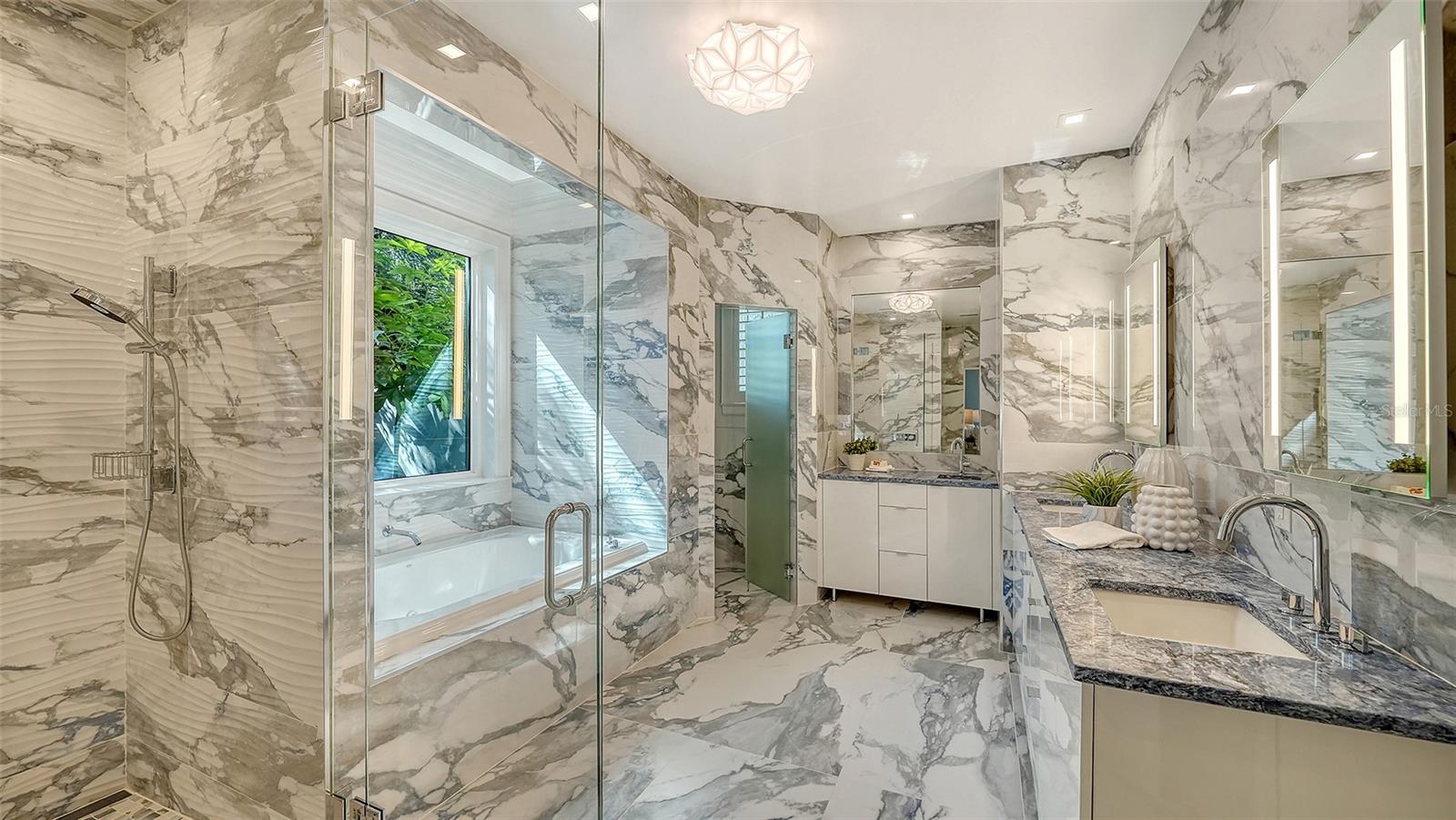 OAKS BAYSIDE - Residential