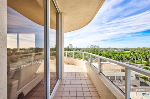 A home in LONGBOAT KEY