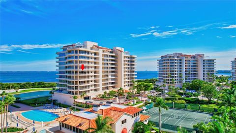 A home in LONGBOAT KEY