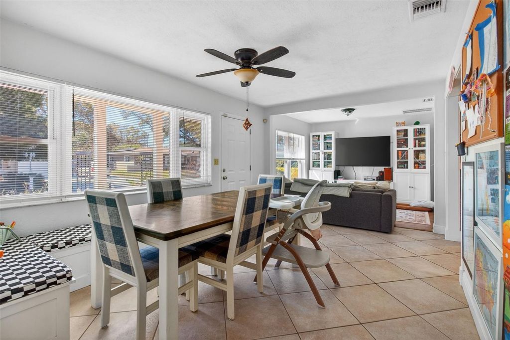 Photo of 10427 124th Terrace, Largo, FL 33773 (MLS # TB8481186)