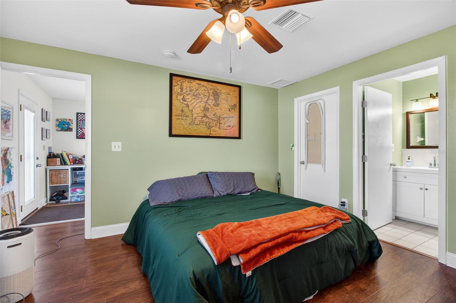 ESQUIRE ESTATES - Residential