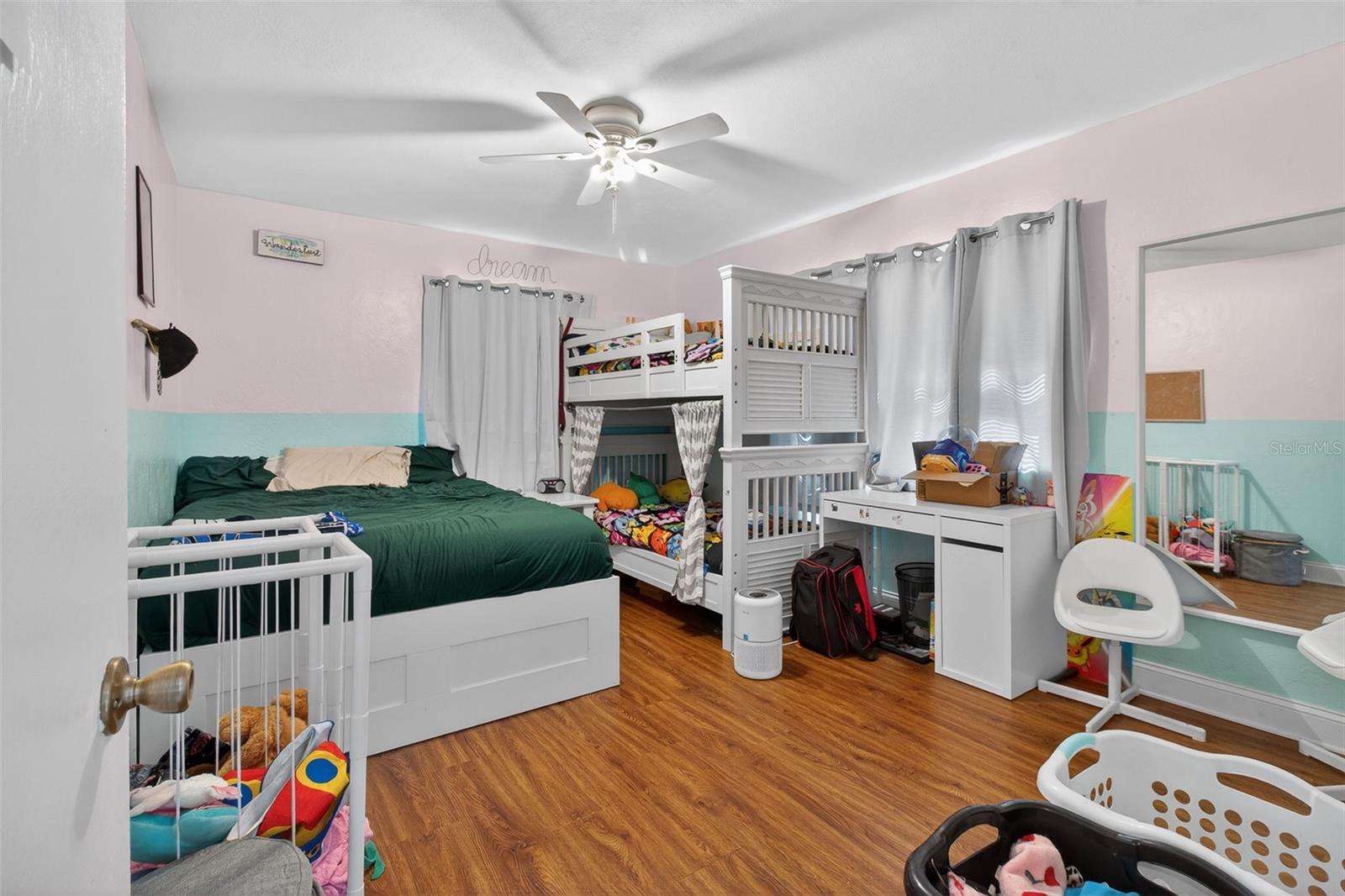 ESQUIRE ESTATES - Residential