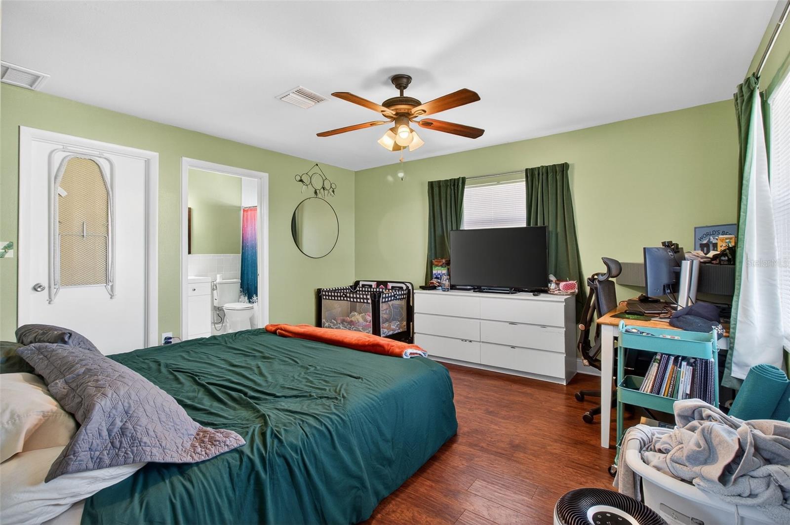 ESQUIRE ESTATES - Residential