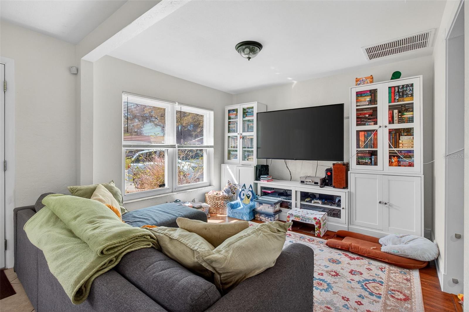 ESQUIRE ESTATES - Residential