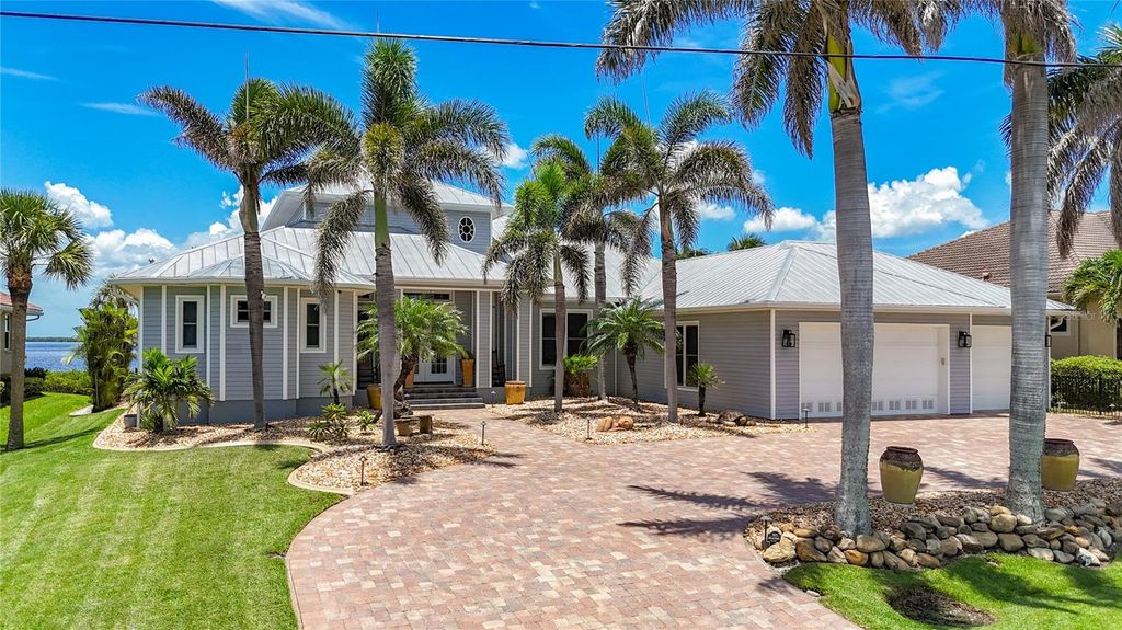 Photo of 119 Creek Drive SE, Port Charlotte, FL 33952 (MLS # C7511645)