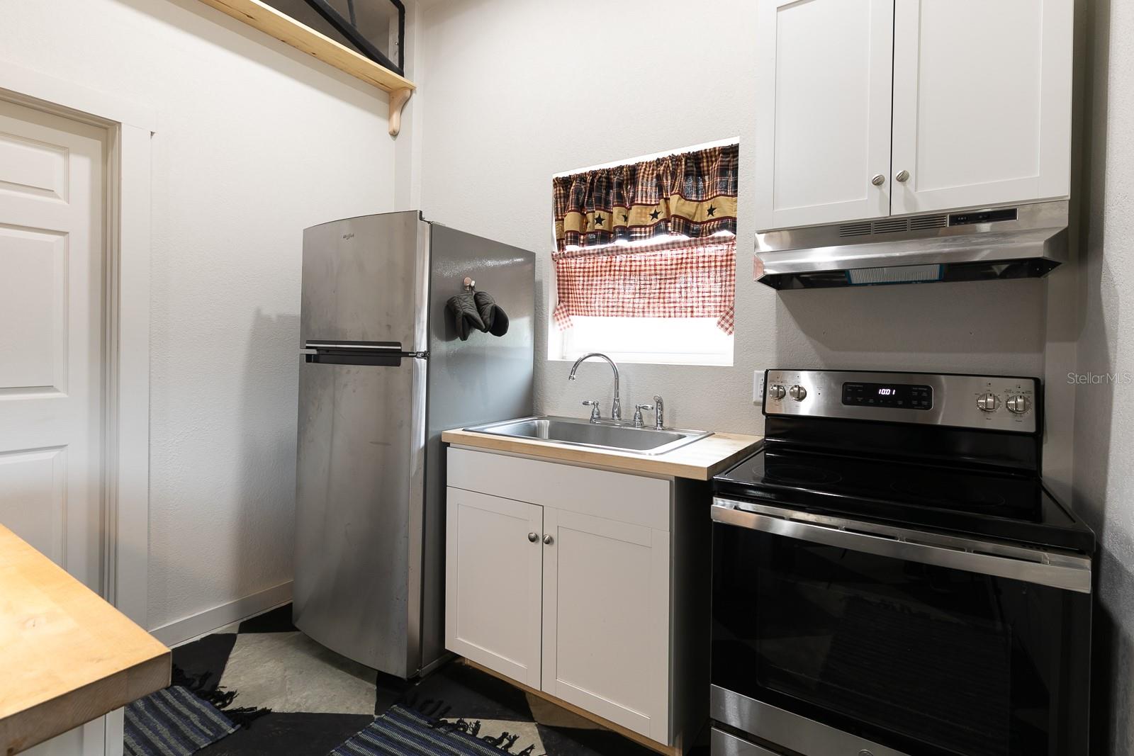 NOT IN A SUBDIVISON - Residential