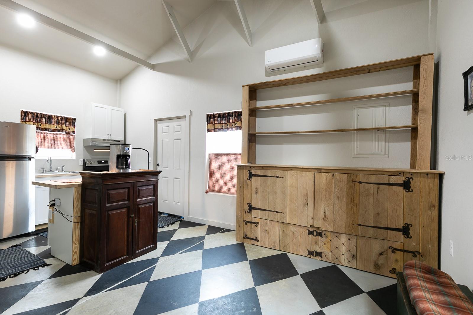 NOT IN A SUBDIVISON - Residential