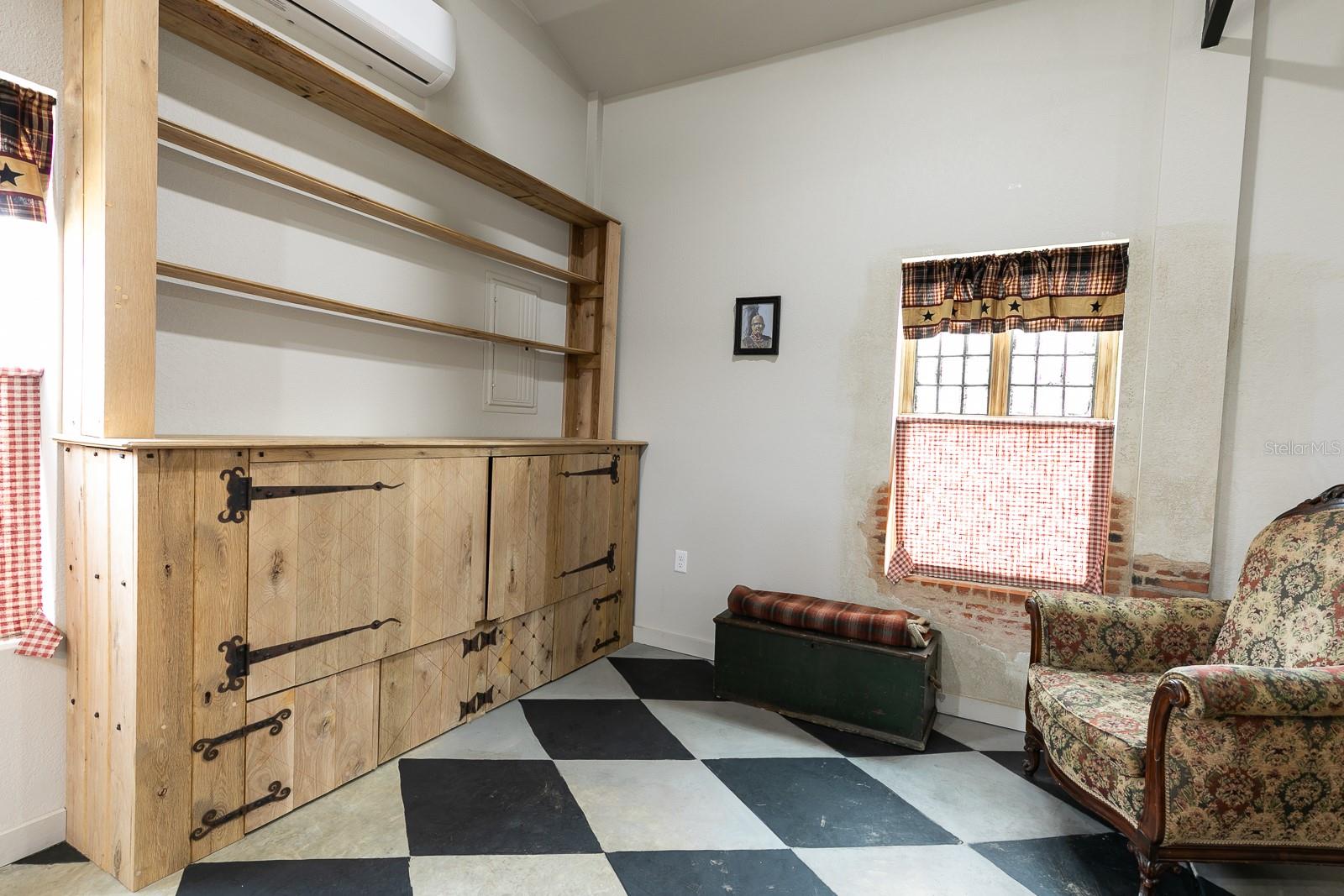 NOT IN A SUBDIVISON - Residential