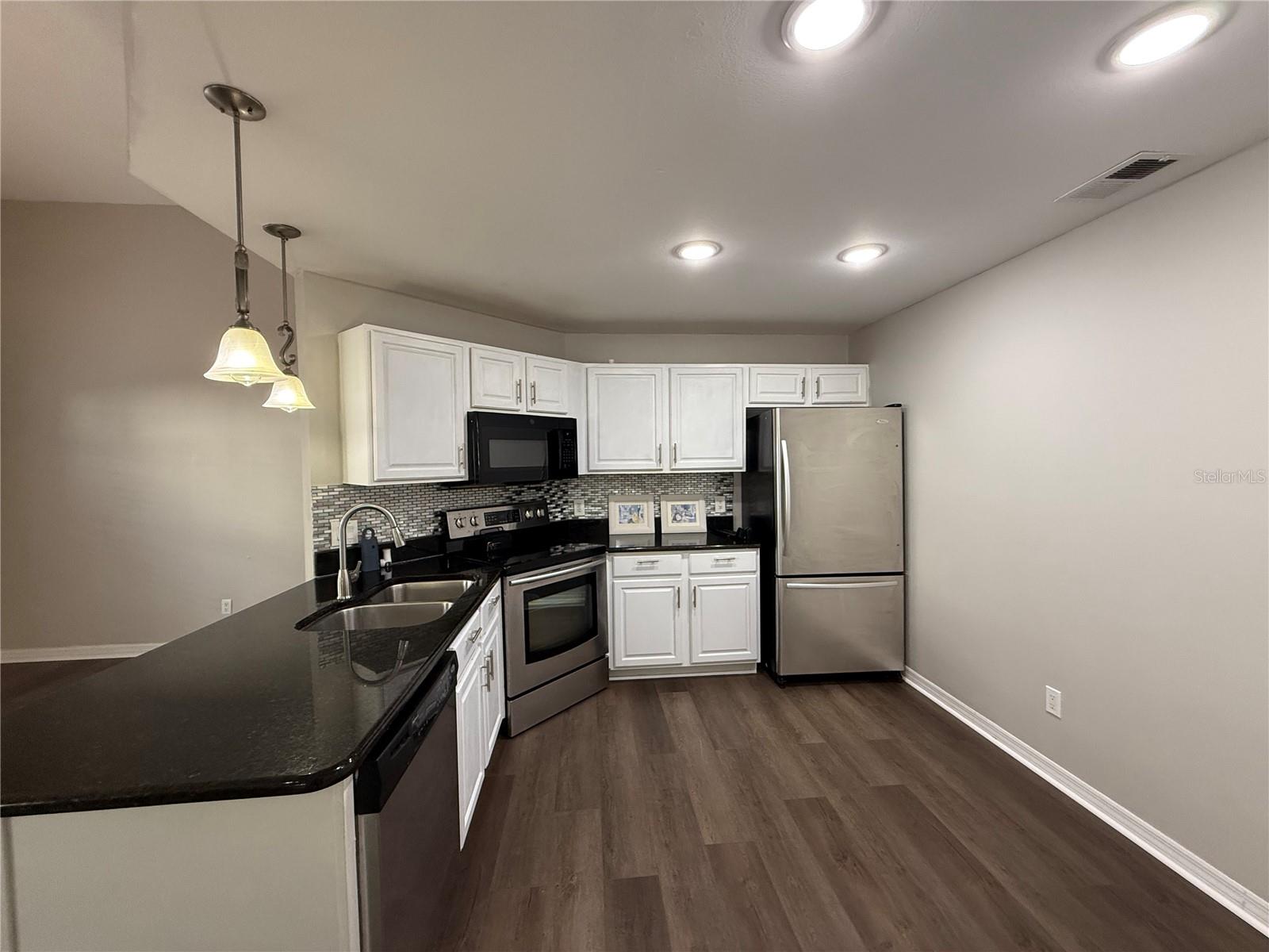 HEATHER LAKES UNIT XIX - Residential Lease