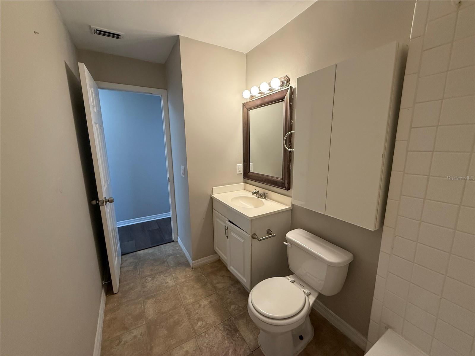 HEATHER LAKES UNIT XIX - Residential Lease