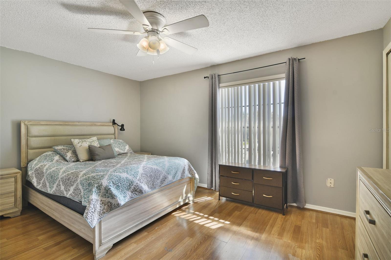 HIDDEN OAKS CONDO PH 02 - Residential