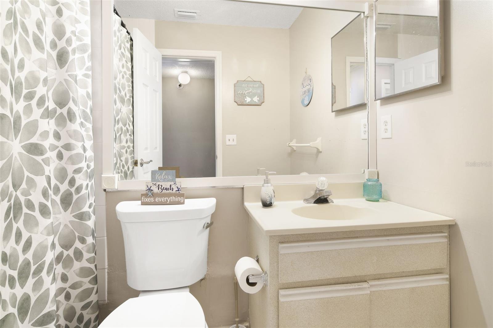 HIDDEN OAKS CONDO PH 02 - Residential