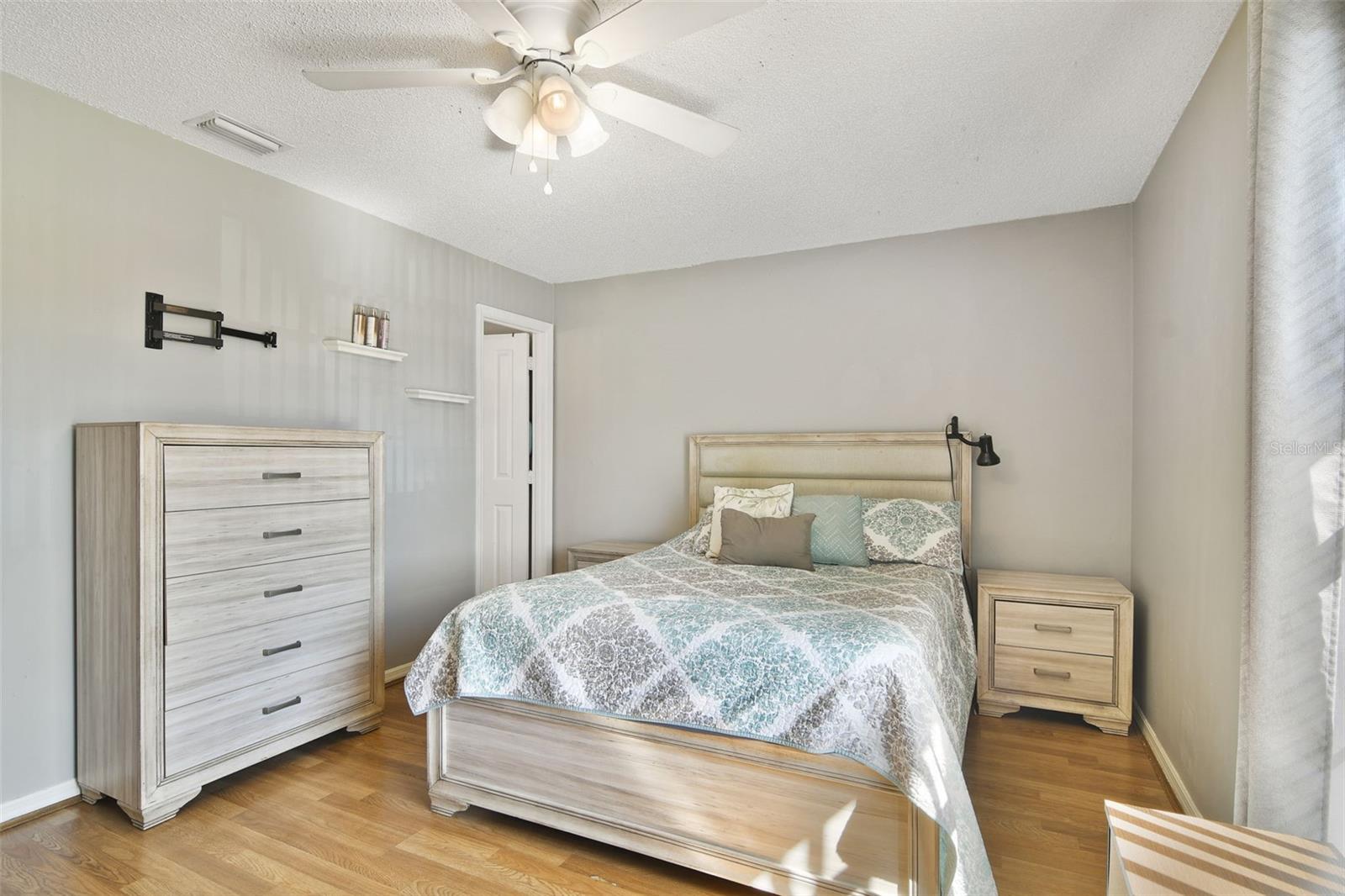 HIDDEN OAKS CONDO PH 02 - Residential