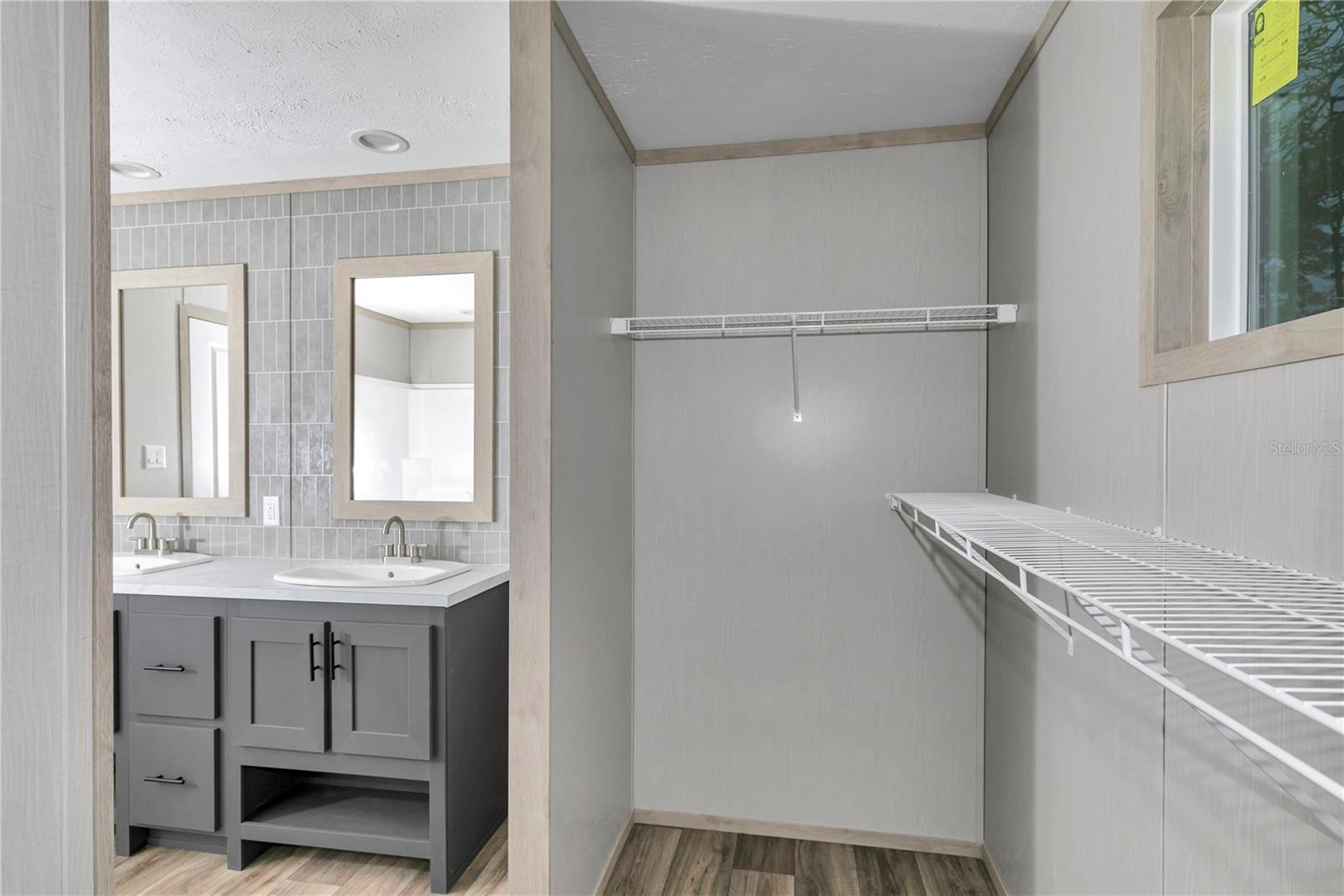 WILLISTON HIGHLANDS - Residential